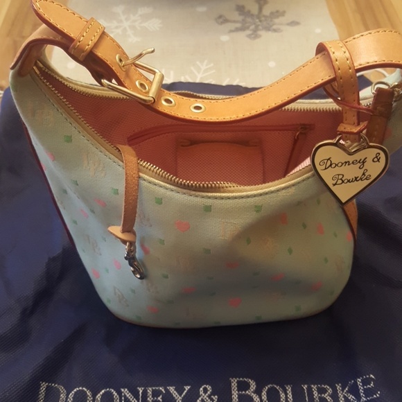 Dooney & Bourke Handbags - Small Dooney handbag.